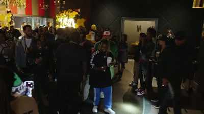 He´s the guy
in the background, - Impact x Nightline