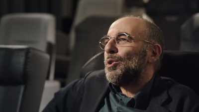 He addresses certain issues
with his own way of seeing - Sergio Leone: The Italian Who Invented America