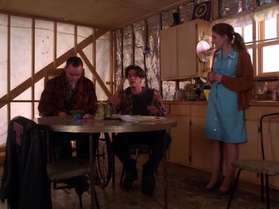 - He ain't alive, Shelly.
- But he talked. - Twin Peaks