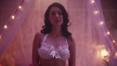 He also liked
that Maddy was a virgin, - Euphoria