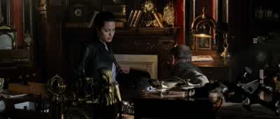 He always steered his own course, your father. - Lara Croft: Tomb Raider