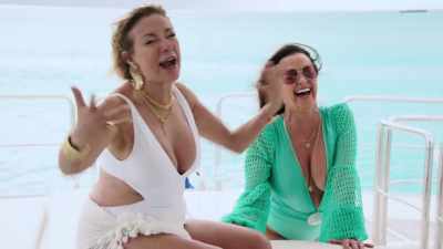 - He [bleep] died on me!
What happened? - The Real Housewives Ultimate Girls Trip
