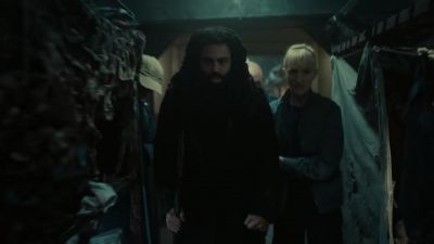 - He breached that car himself. - Snowpiercer