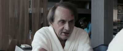 He breaks bones,
tibias, ankles, wrists... - Thalasso