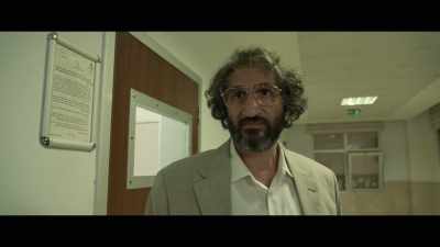 He can easily cut your hand. - Cairo Conspiracy