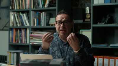 He can make things that no one else can make, - Inside the Mind of a Con Artist