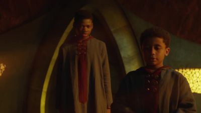 He cannot connect to the hive mind. - Supergirl