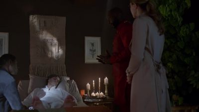 He cannot survive without the amulet. - Supergirl
