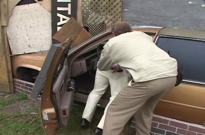 He can't fight in tight pants - Trailer Park Boys
