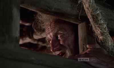 HE CAN'T GET OVER.
THE ROPE'S NOT LONG ENOUGH. - In Search of the Castaways