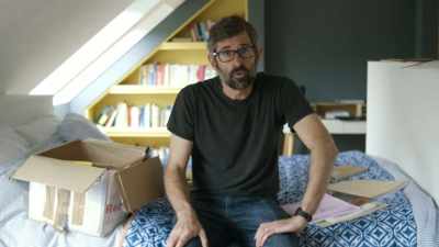 He channelled
an alien called Korton - Louis Theroux: Life on the Edge