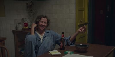 He could write with his left hand - 20th Century Women