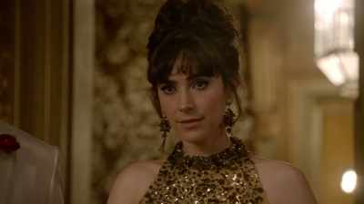 He was crawling around
on his hands - Ms Fisher's Modern Murder Mysteries