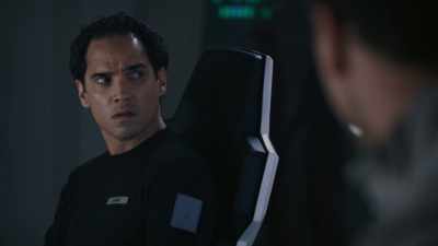- He deserves it.
- People are staring. Be quiet. - The Ark
