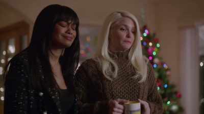-He did? Ah!
-Shh! - The Holiday Proposal Plan