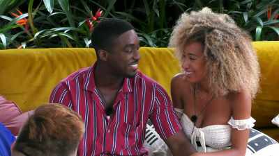 >> HE DID TELL ME
>> BUT I'M SO NERVOUS. - Love Island
