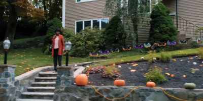 ♪ He did the mash ♪ - Hubie Halloween