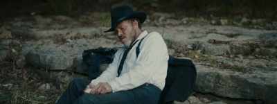 He didn't hold that pistol
like any farmer I've ever seen. - Old Henry