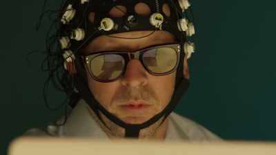 He didn't look at the other person, - Inside the Mind of a Con Artist