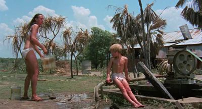 He didn't say goodbye to us - Walkabout