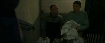 - He didn't tell me, either.
- I'm just helping Manon. - Infested