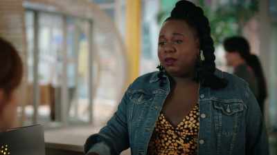 He does nothing for me and-- - Zoey's Extraordinary Playlist