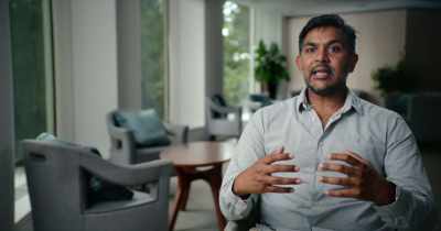 He doesn't care about the top and the middle,
he defends his pitch - Super League: The War for Football