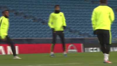 - He doesn't have the ball,
it's unbelievable the character, - Lionel Messi - The Greatest