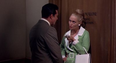 He doesn't know if I do have something - The Thomas Crown Affair