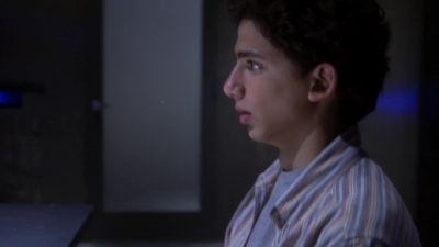 - He doesn't know his mother's dead.
- I know. - 24