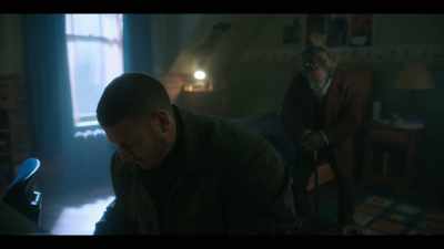 He doesn't know they're looking for him, - The Umbrella Academy