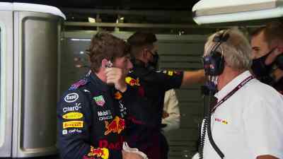 He doesn't leave me the space. - Formula 1: Drive to Survive