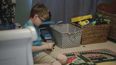 He doesn't want his daddy - Through Our Eyes