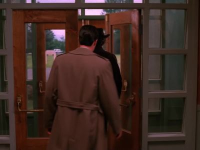 He don't get far. - Twin Peaks