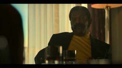 He don't love nobody
but hisself. (SCOFFS) - Fight Night: The Million Dollar Heist