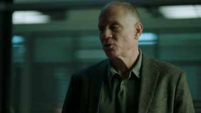 He don't trust
anybody but himself, - Stumptown