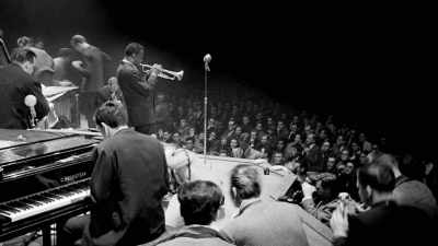 He elevates himself
into music maestro land. - Miles Davis: Birth of the Cool