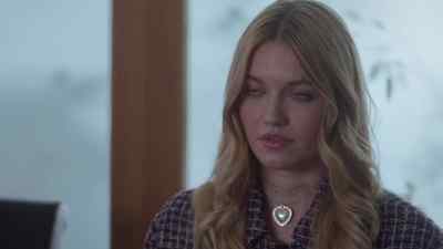 He ended up scamming you
for a bogus acting class, - A Model Murder