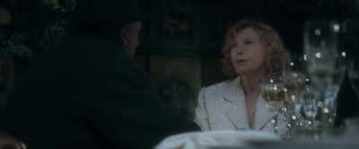 He was even the one who insisted
that we call emergency services. - Maigret