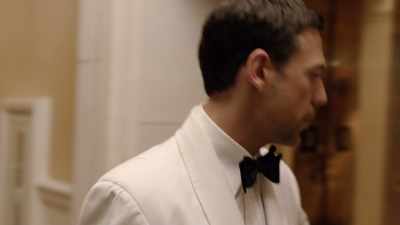 - He followed you here from Russia.
- No, different agent. - The Saint