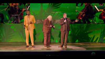 ♪ He found his aroma
lacked a certain appeal ♪ - The Lion King at the Hollywood Bowl