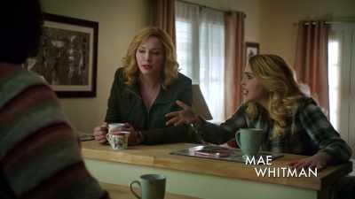 - He gave his card to me,
and not to Dean. - Good Girls