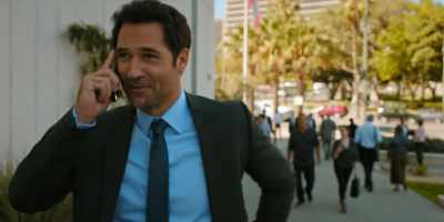 - He gets out.
- I still don't get it. - The Lincoln Lawyer