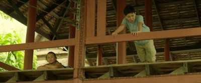 - He gets tired so easy.
- Why don't you rest? - Kickboxer: Vengeance