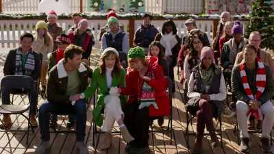 -He is going to do it. - A World Record Christmas