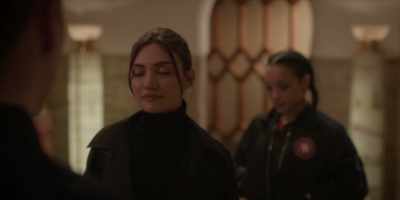 - He is good-looking, though.
- I didn't notice. - Vampire Academy