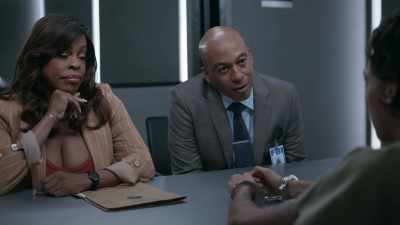 He got fed up with
the government, - The Rookie: Feds