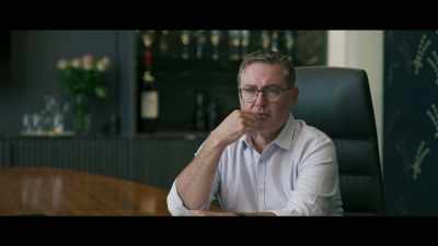He got through the banks
that lent him billions. - Steinheist