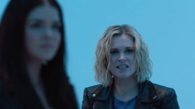 HE GOT WHAT HE NEEDED
AND LEFT HER HERE? - The 100