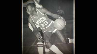 He had great guard skills.
He'd already played guard, - The Last Dance
